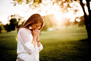 Women Praying 